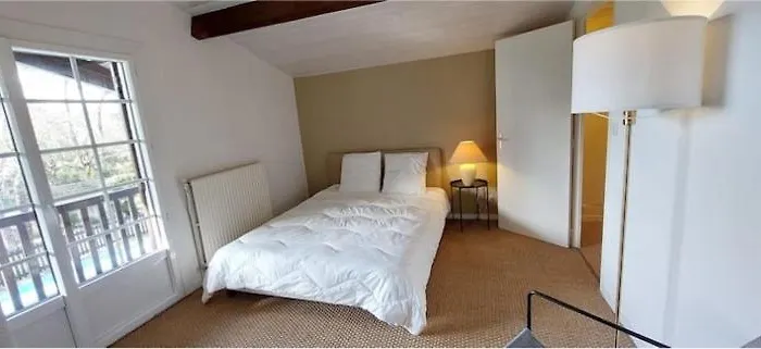 Bask'aise O Pyla Villa