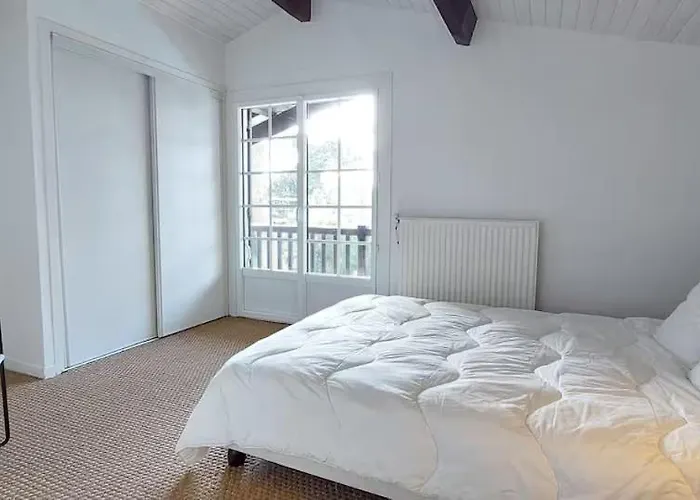 Bask'aise O Pyla Villa *